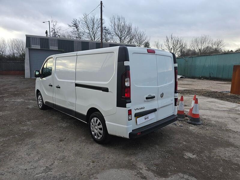 VAUXHALL VIVARO