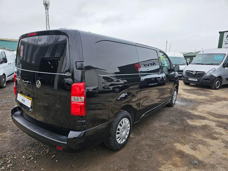 VAUXHALL VIVARO