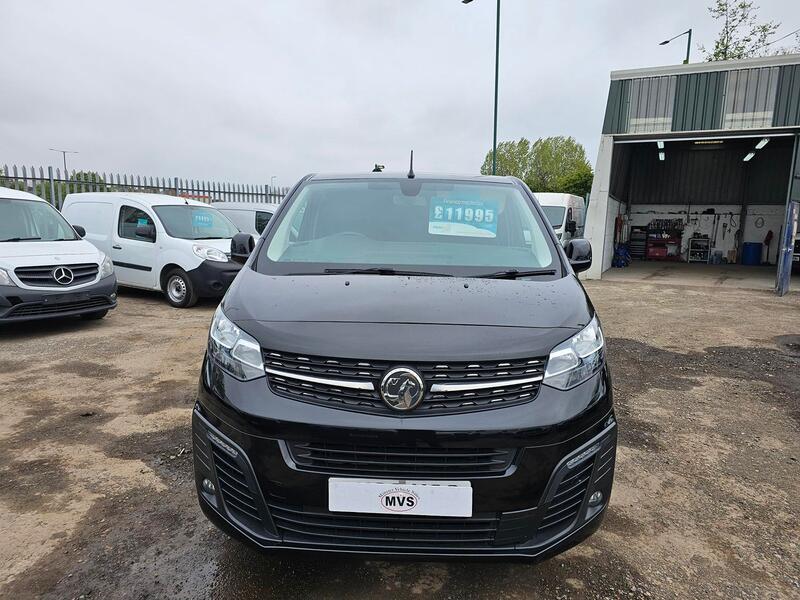 VAUXHALL VIVARO