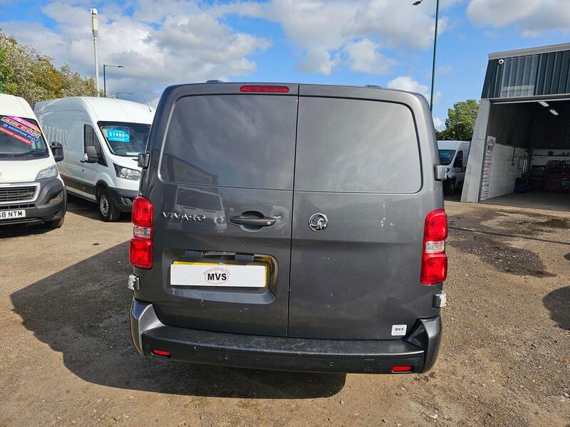 VAUXHALL VIVARO