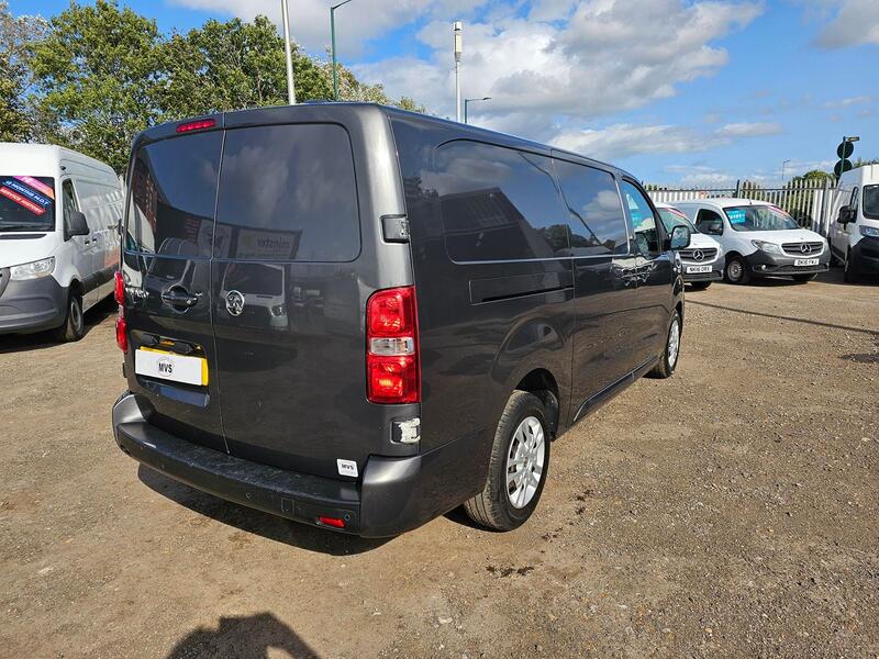 VAUXHALL VIVARO