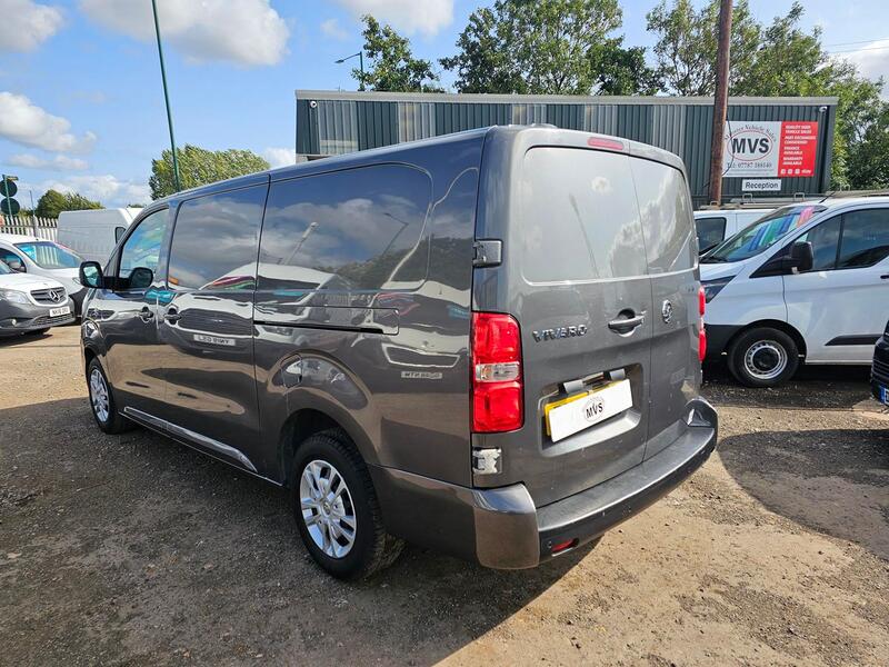 VAUXHALL VIVARO