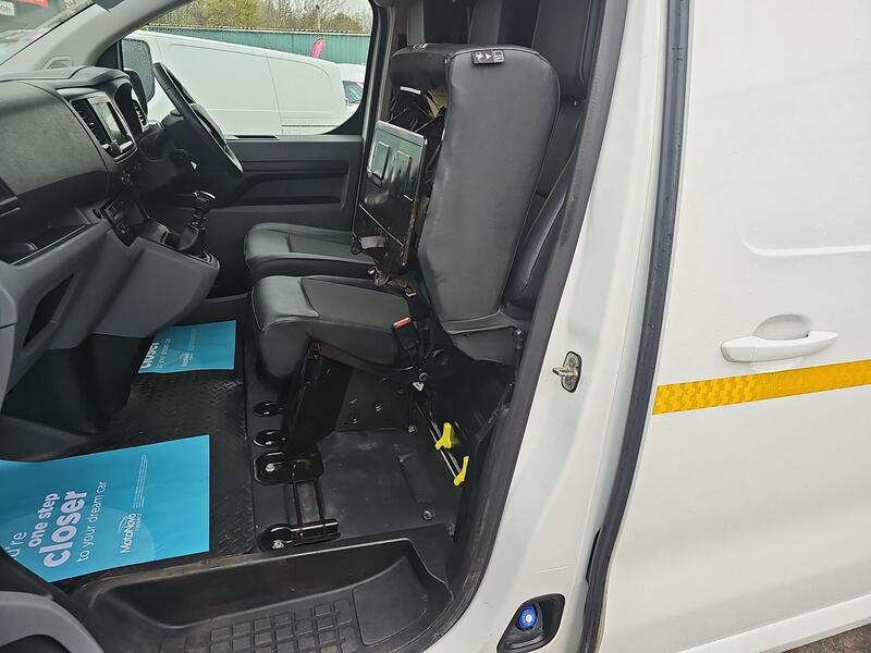 VAUXHALL VIVARO