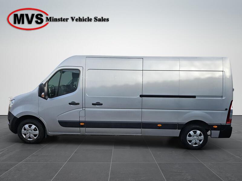 NISSAN INTERSTAR