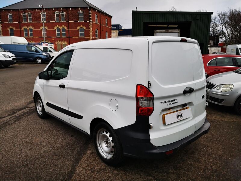 FORD TRANSIT COURIER