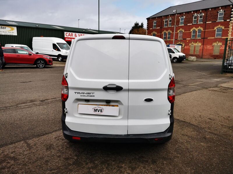 FORD TRANSIT COURIER