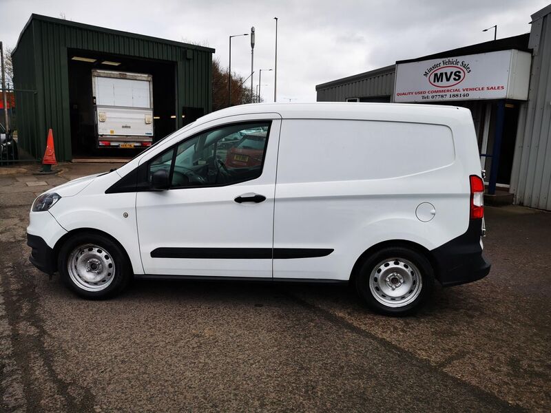 FORD TRANSIT COURIER