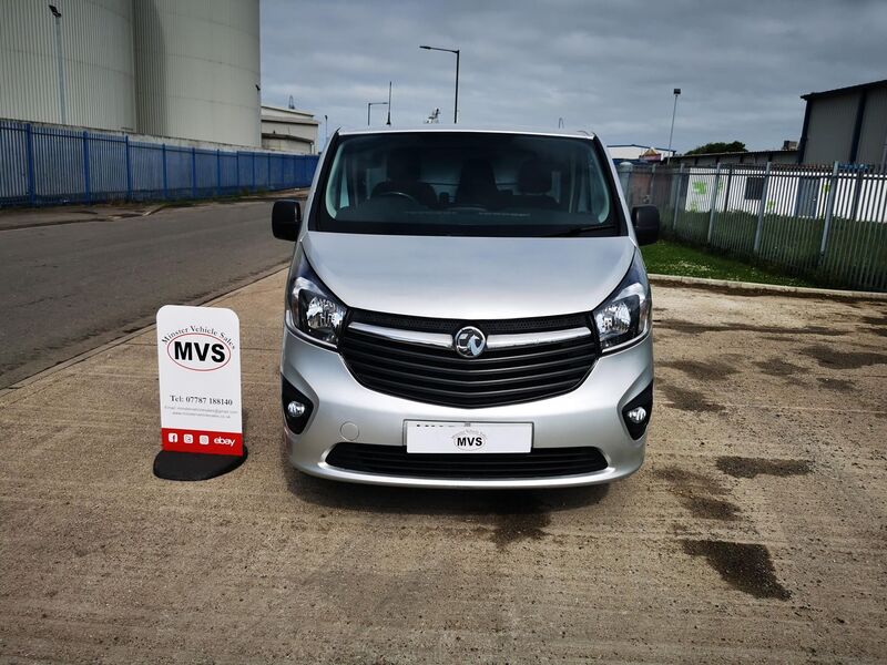 VAUXHALL VIVARO